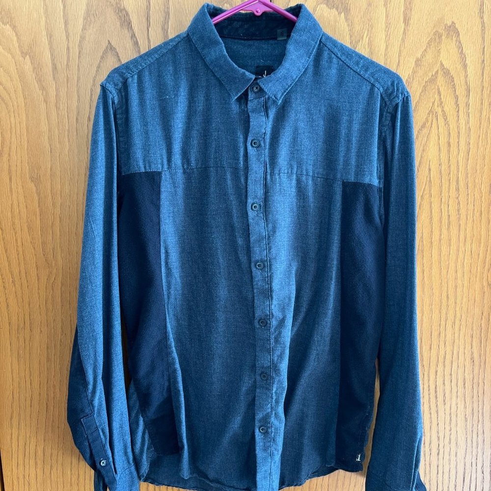 Howe Stretch Fit Extra-Soft Color Block Long Sleeve Collar Button Down Shirt (L)